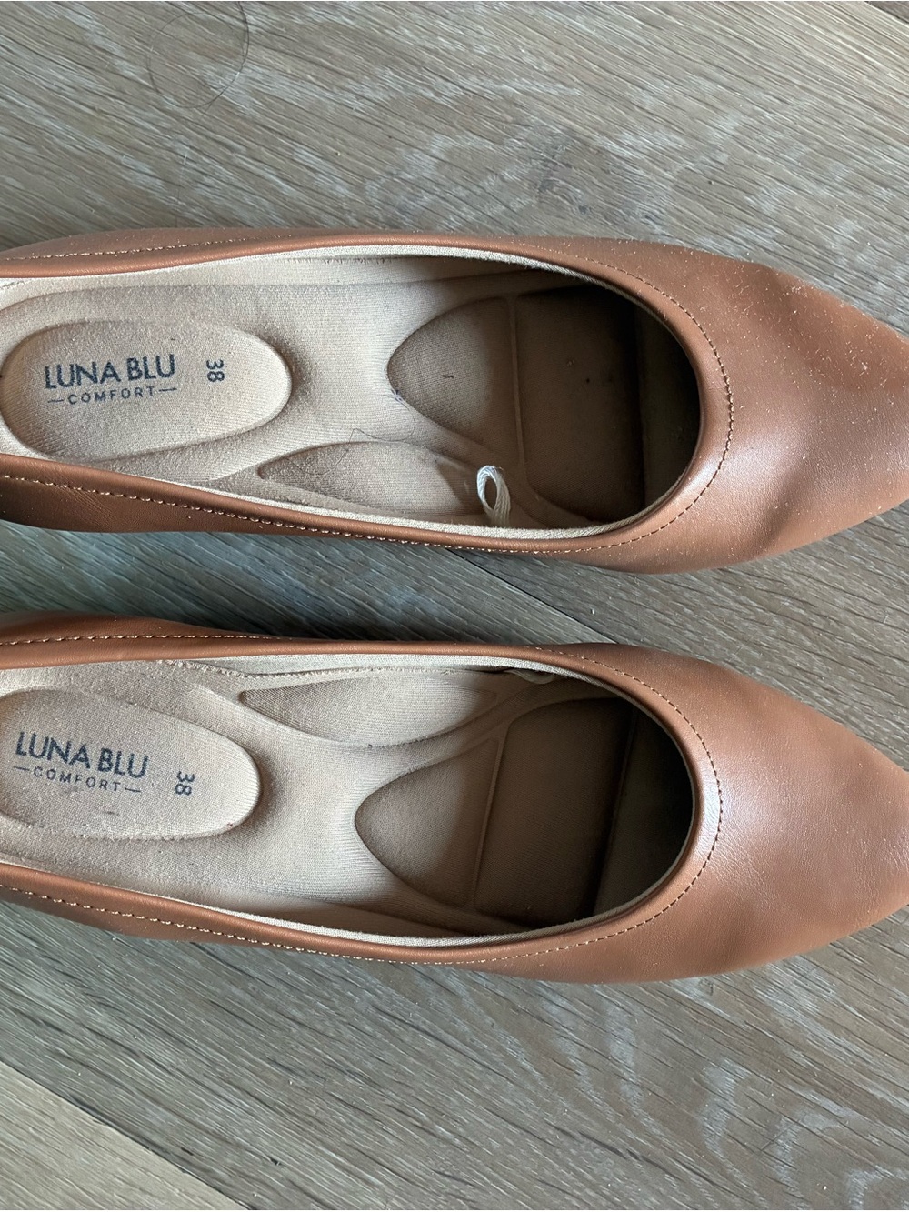 Tan Block Heel Pumps - Picture 3 of 3